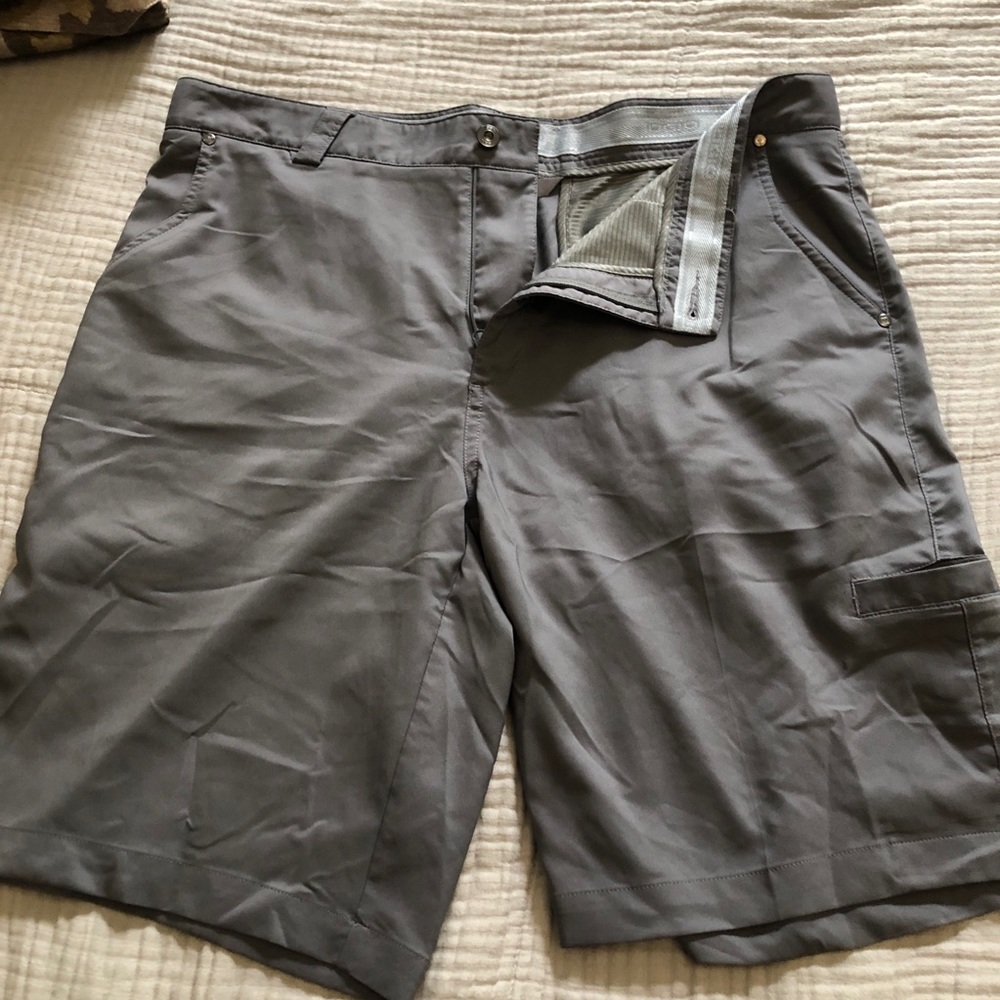 Gray OGIO golf shorts